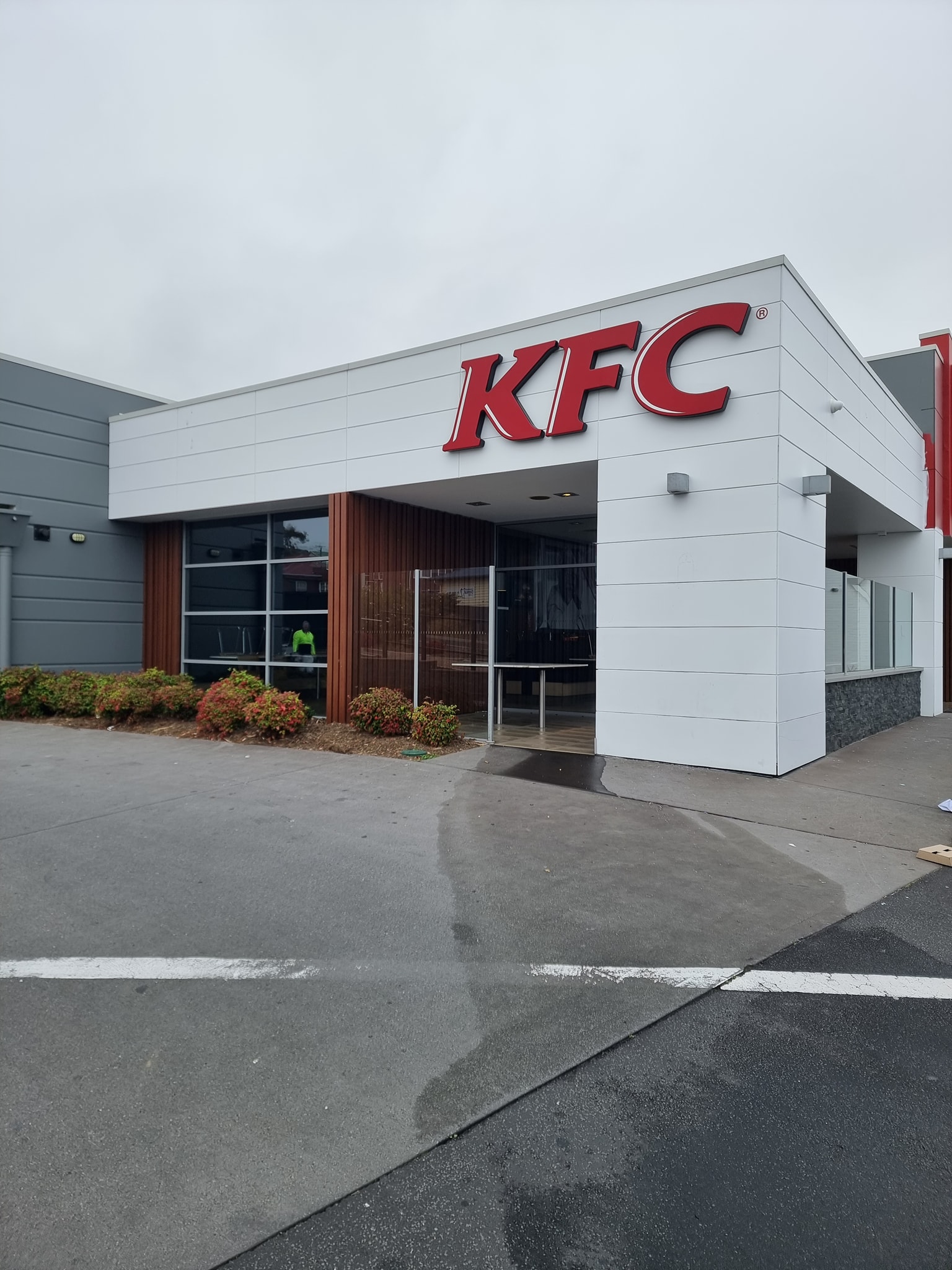 kfc-commercial-exterior-painting-hobart